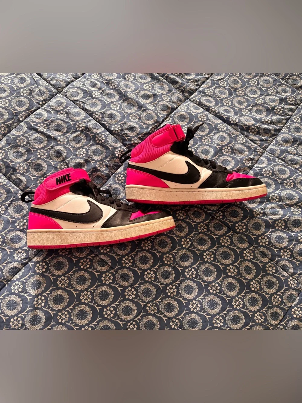 Nike Kids' Court Borough Mid 2 High Top Sneaker